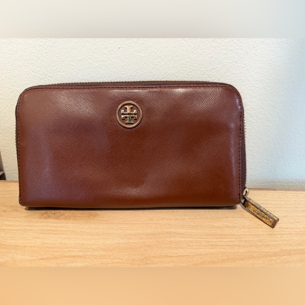 Tory Burch Brown Leather Zip Wallet